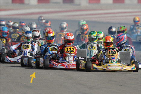 Starten på åres go-kart finale i klasse KF2. Jacob Nørtoft ses med nummer 168 bag nummer 112 (ved den gule pil).